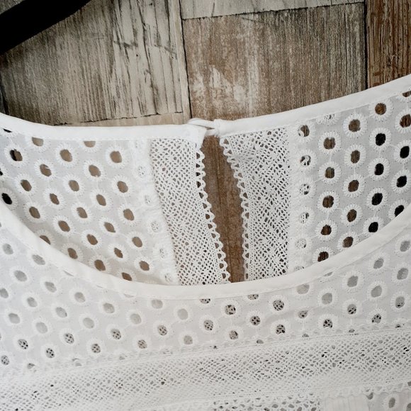 White eyelet blouse - Picture 4 of 5